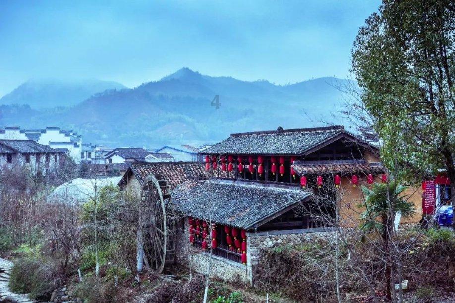 古怪巫师逃离村庄